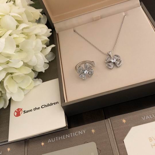 Bvlgari suits 04lyh24